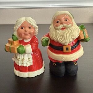 Vintage Hallmark Mr & Mrs Santa Claus Salt & Pepper Shakers Figurines‎ 1990's